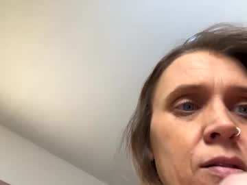 blueeyedddvixen's chat room