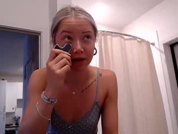 lilyyymonroee's chat room