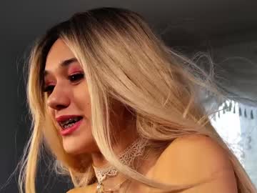 sunluscious's chat room