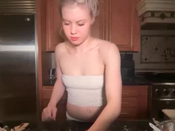 lunarose17's chat room