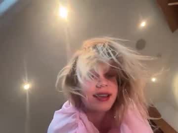 lunarose17's chat room