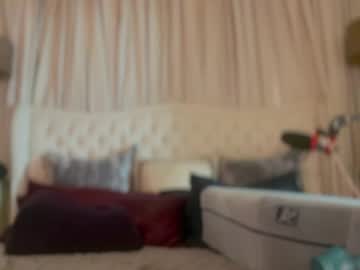 avalonnfoxx's chat room