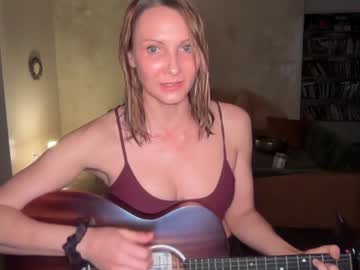 kaileeshy's chat room