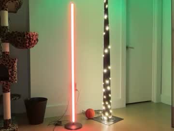 ella_hill's chat room