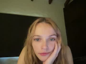 lilbitali's chat room