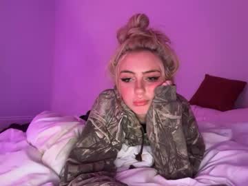 chloeros3e's chat room