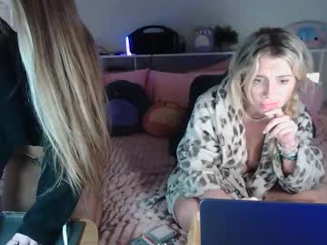 lolaa555's chat room