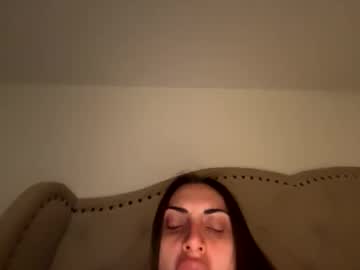 ella_ella_ella_ay's chat room