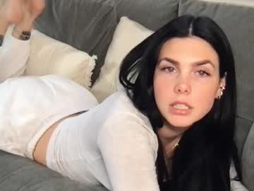 stacywithuu's chat room