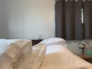 ellalowe's chat room