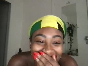 madelynrosee's chat room