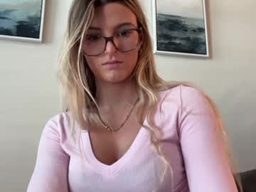 therosiecheeks's chat room