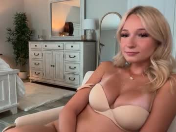 roxyrain2736's chat room