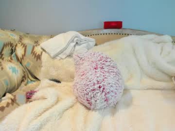 eatmygingersnapps's chat room