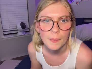 elliee81's chat room