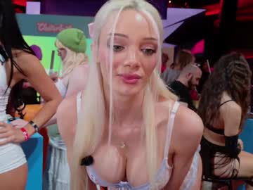 bunnydollstella's chat room