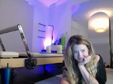 dani_does_pilates's chat room