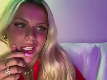 ella_hill's chat room