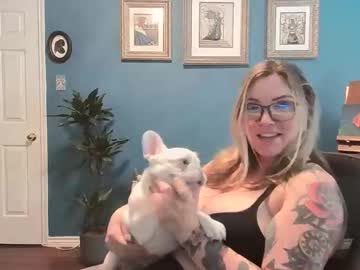 tattedlasirena's chat room