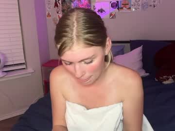 elliee81's chat room