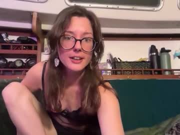 2girls1boat's chat room