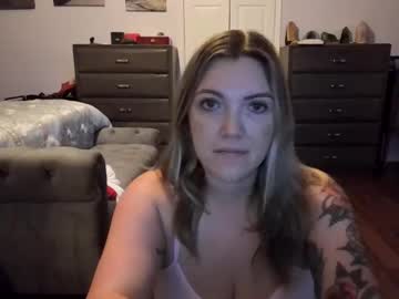 tattedlasirena's chat room