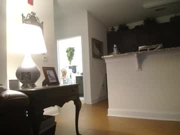 hotblondemilf1962's chat room