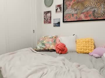 ariah_is_blonde's chat room