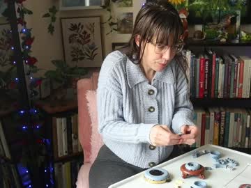 ellynaomi's chat room