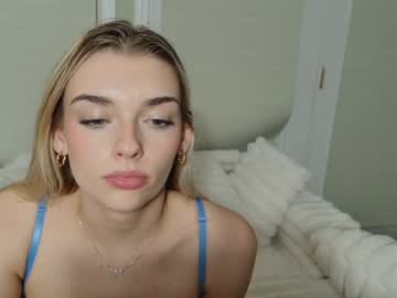 ellalowe's chat room