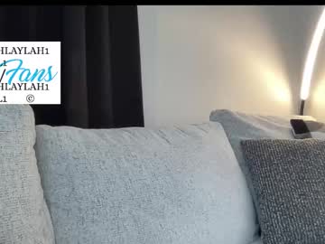 laylahlaylah1's chat room