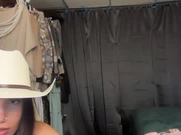 ella2sweet's chat room