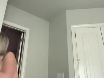 leanneluxecouple's chat room