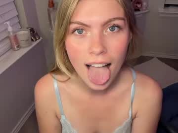 elliee81's chat room