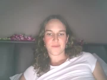 claralafontaine's chat room