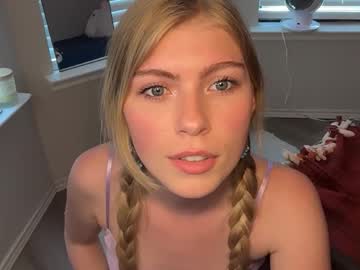 elliee81's chat room