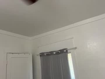 goldenpuss95's chat room