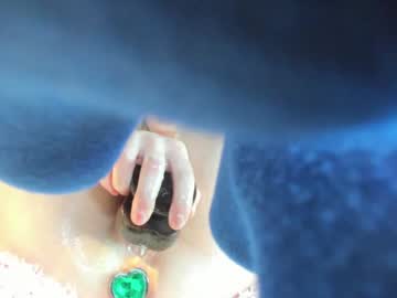 eatmygingersnapps's chat room