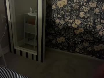 parisangel7's chat room