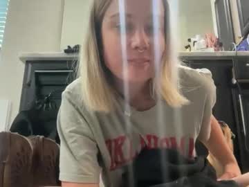 leanneluxecouple's chat room