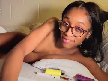 cutieeeva's chat room