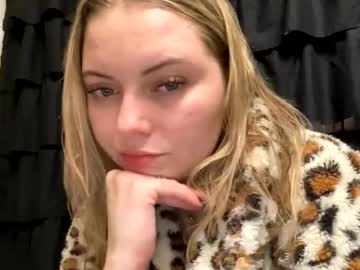 ellejess's chat room