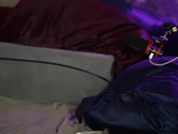 avalonnfoxx's chat room