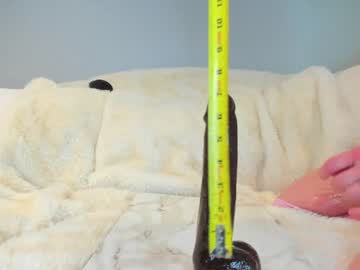 eatmygingersnapps's chat room