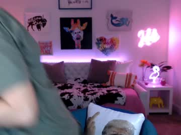 holihurricane's chat room