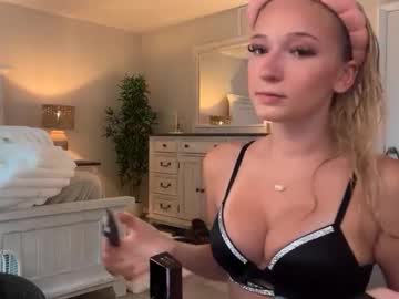 roxyrain2736's chat room