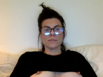 sweetriddance's chat room