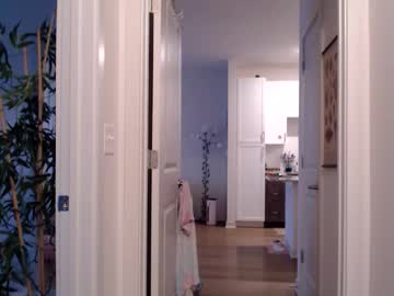 lilyyymonroee's chat room