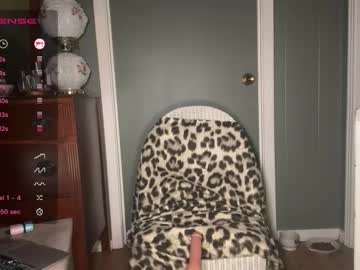 chanelmaxxx's chat room