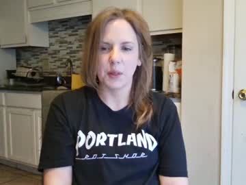 tinywithtiddies's chat room